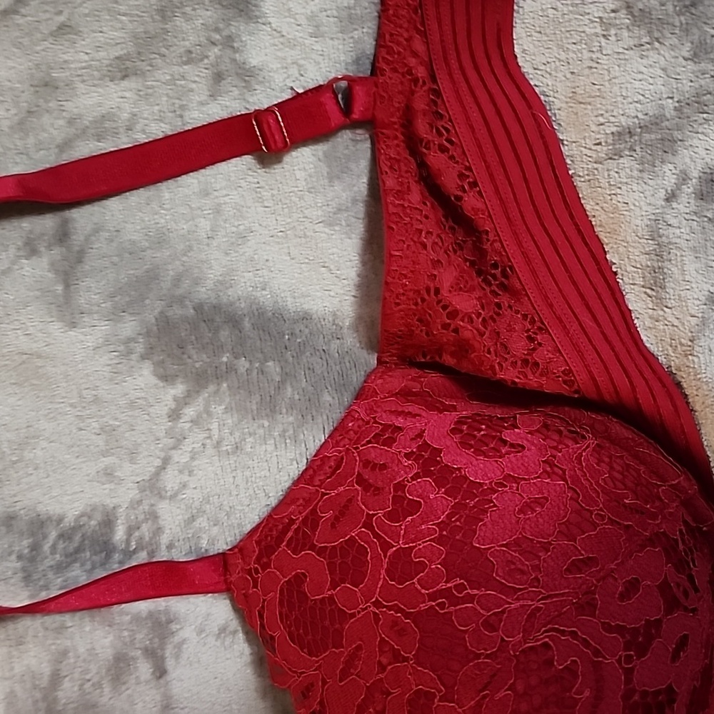 Victoria Secret 🙊 Maroon Push up Bra 34D - Picture 2 of 9